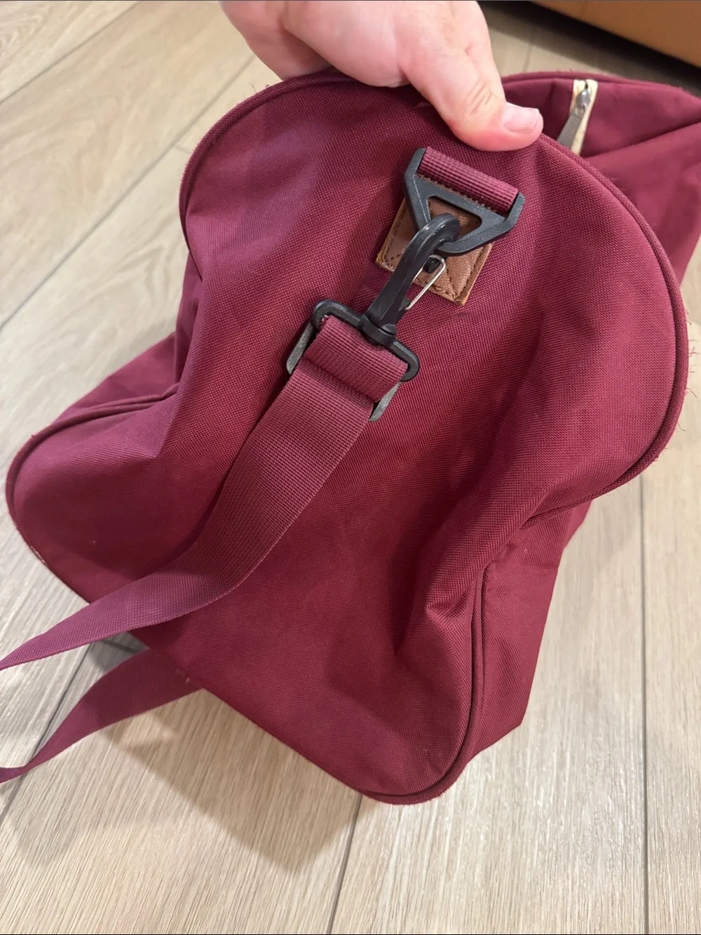 Herschel Novel Duffle Bag Weekender Retail: $120 Vacation Travel Red